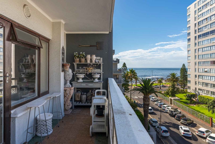 To Let 2 Bedroom Property for Rent in Sea Point Western Cape